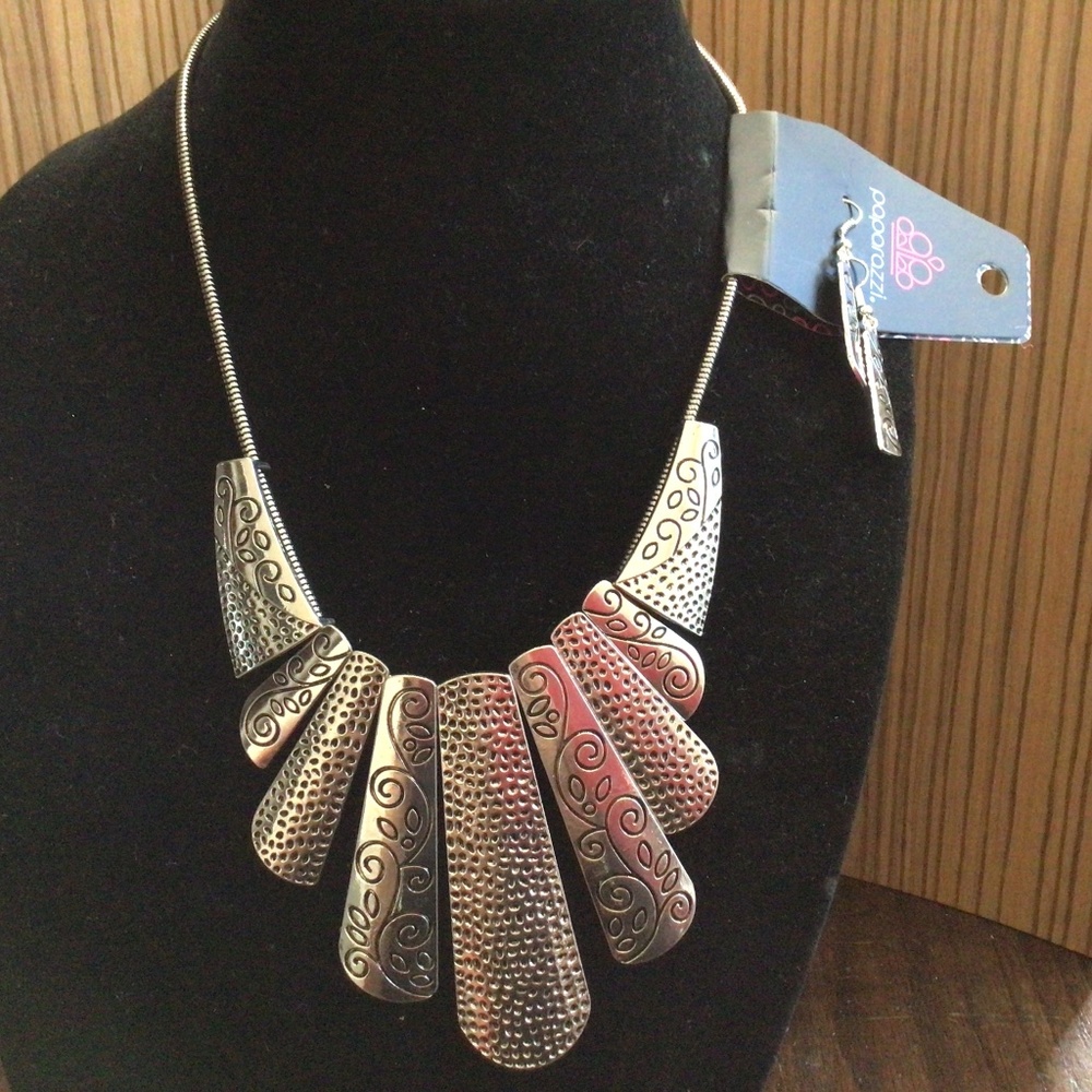 Paparazzi brand new Silvertone scrolled necklace with matching earrings